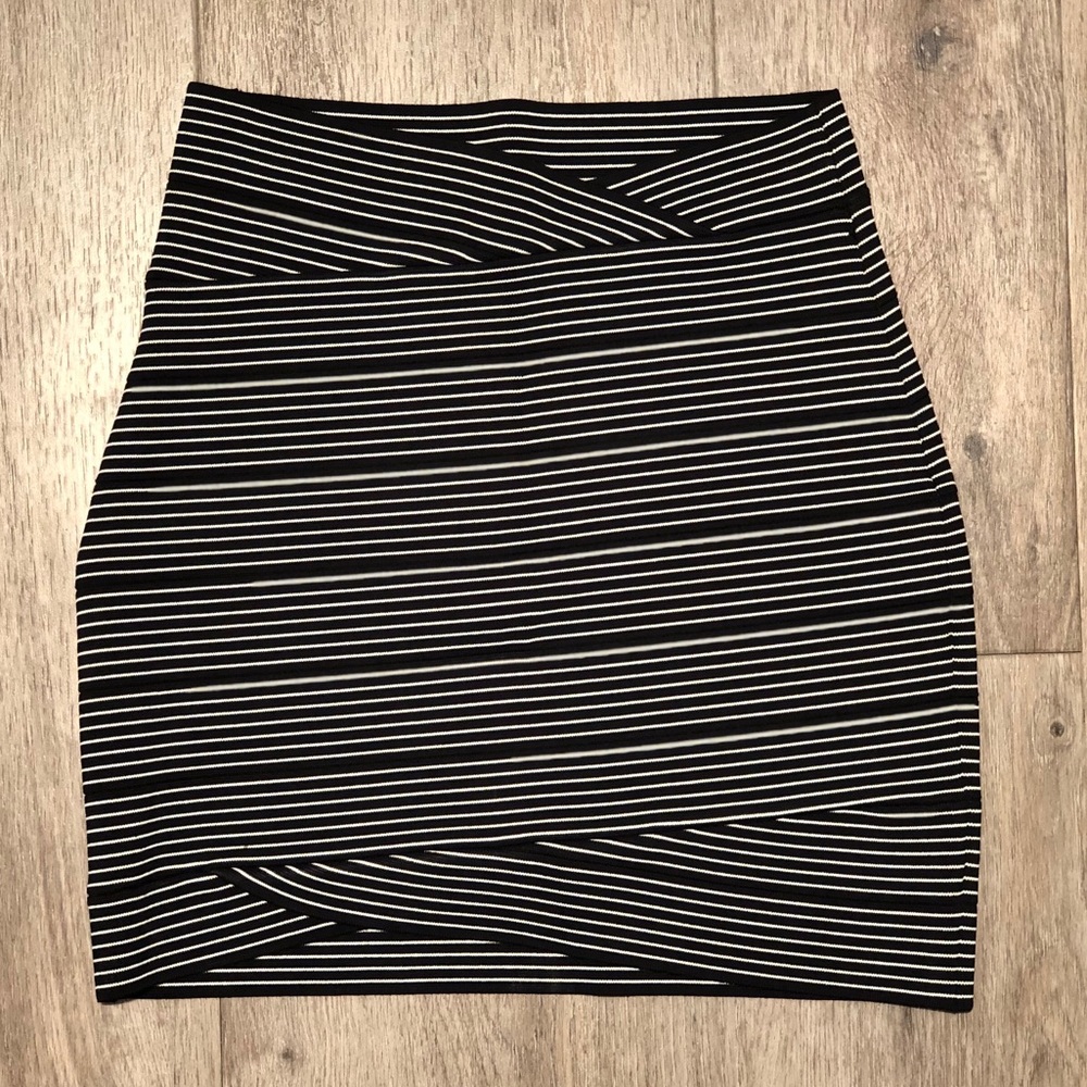 BCBG Max Azria Black/White Bandage Skirt